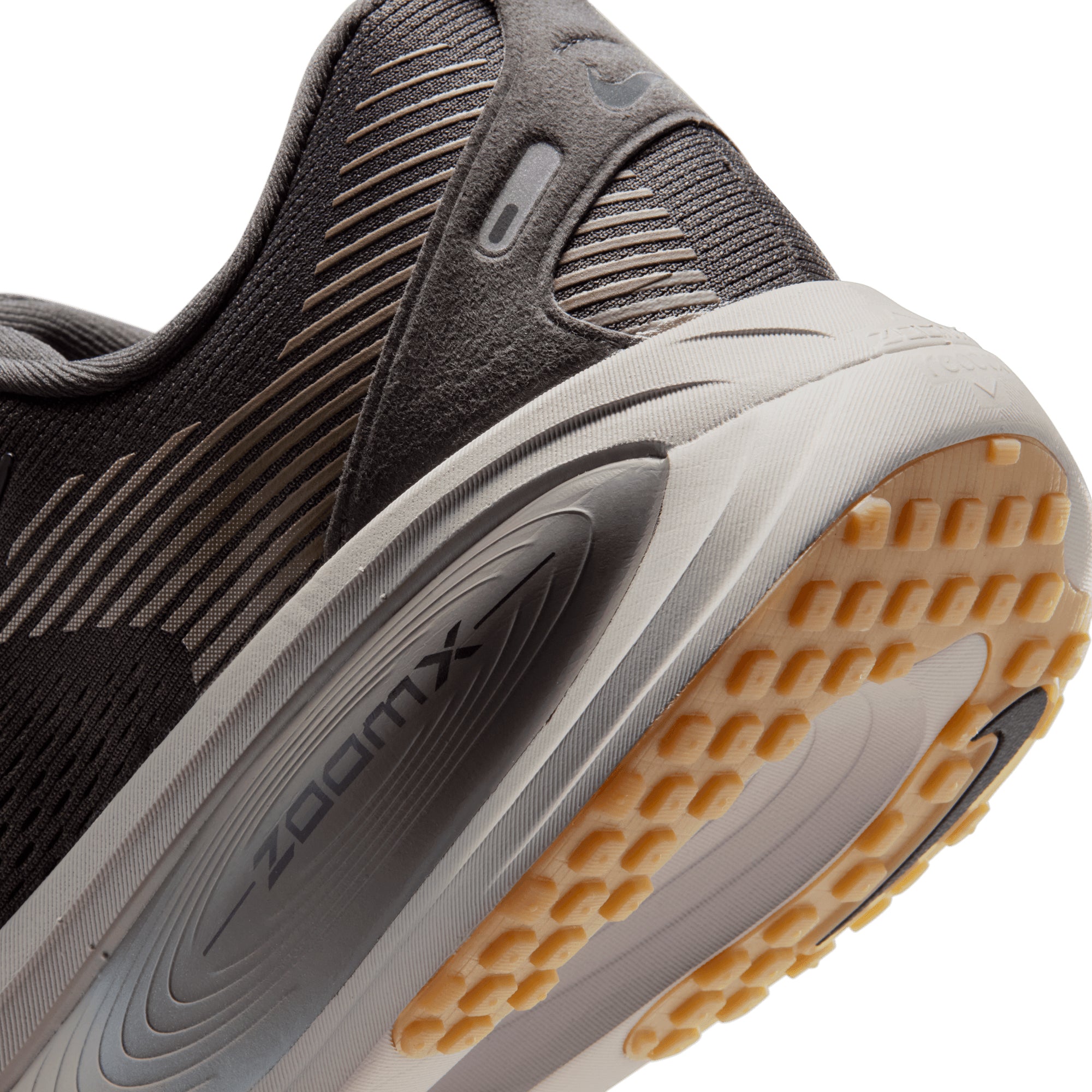 Men's Nike Vomero 18 – Box Basics