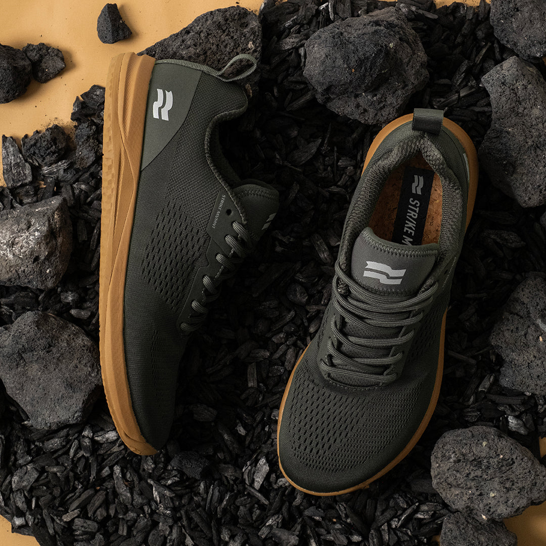 メイモンズ STRIKE MVMNT Haze Trainer | Black Lava / Mojave – Box Basics