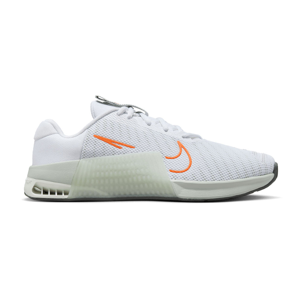 
            
                Load image into Gallery viewer, Men&amp;#39;s Nike Metcon 9 White / Light Silver / Bright Mandarin
            
        