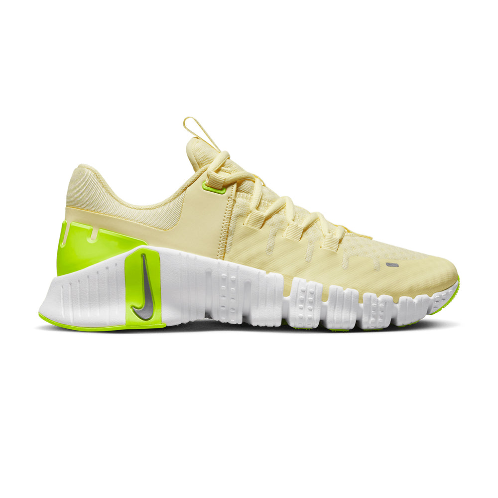 
            
                Load image into Gallery viewer, Women&amp;#39;s Nike Free Metcon 5 Citron Tint / Cool Grey / Volt / Summit White
            
        