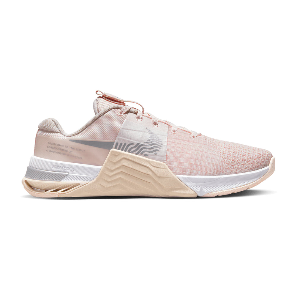 
            
                Load image into Gallery viewer, Women&amp;#39;s Nike Metcon 8 soft pink
            
        